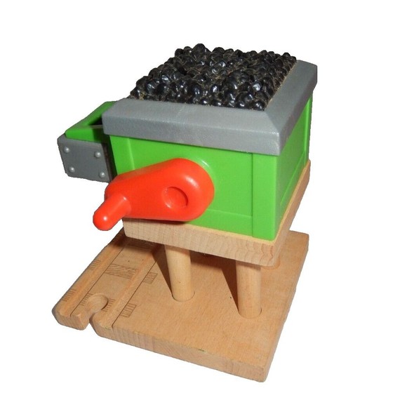 Thomas The Train & Friends Wooden Track Compatible Accessory Buildings Lot Of 7 - Picture 14 of 16